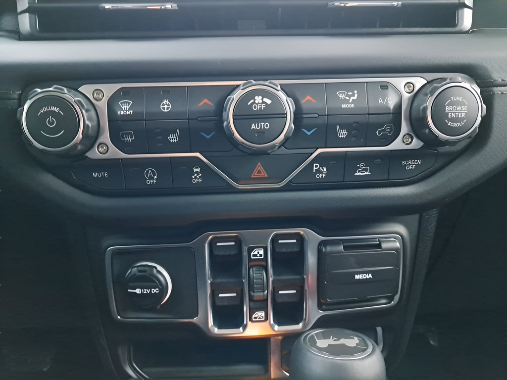 New 2026 Jeep Wrangler Unlimited Sahara AWD/4WD image 21
