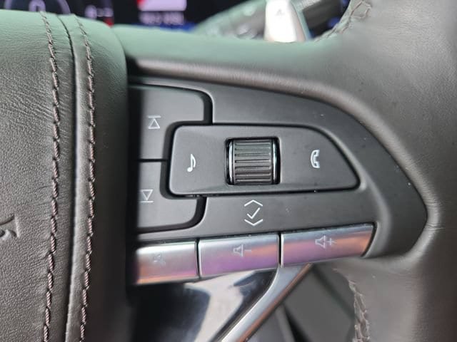 Certified 2024 Cadillac Escalade ESV V AWD/4WD image 26