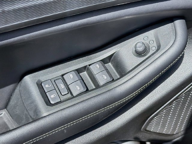 Used 2024 Jeep Grand Cherokee Altitude RWD image 18