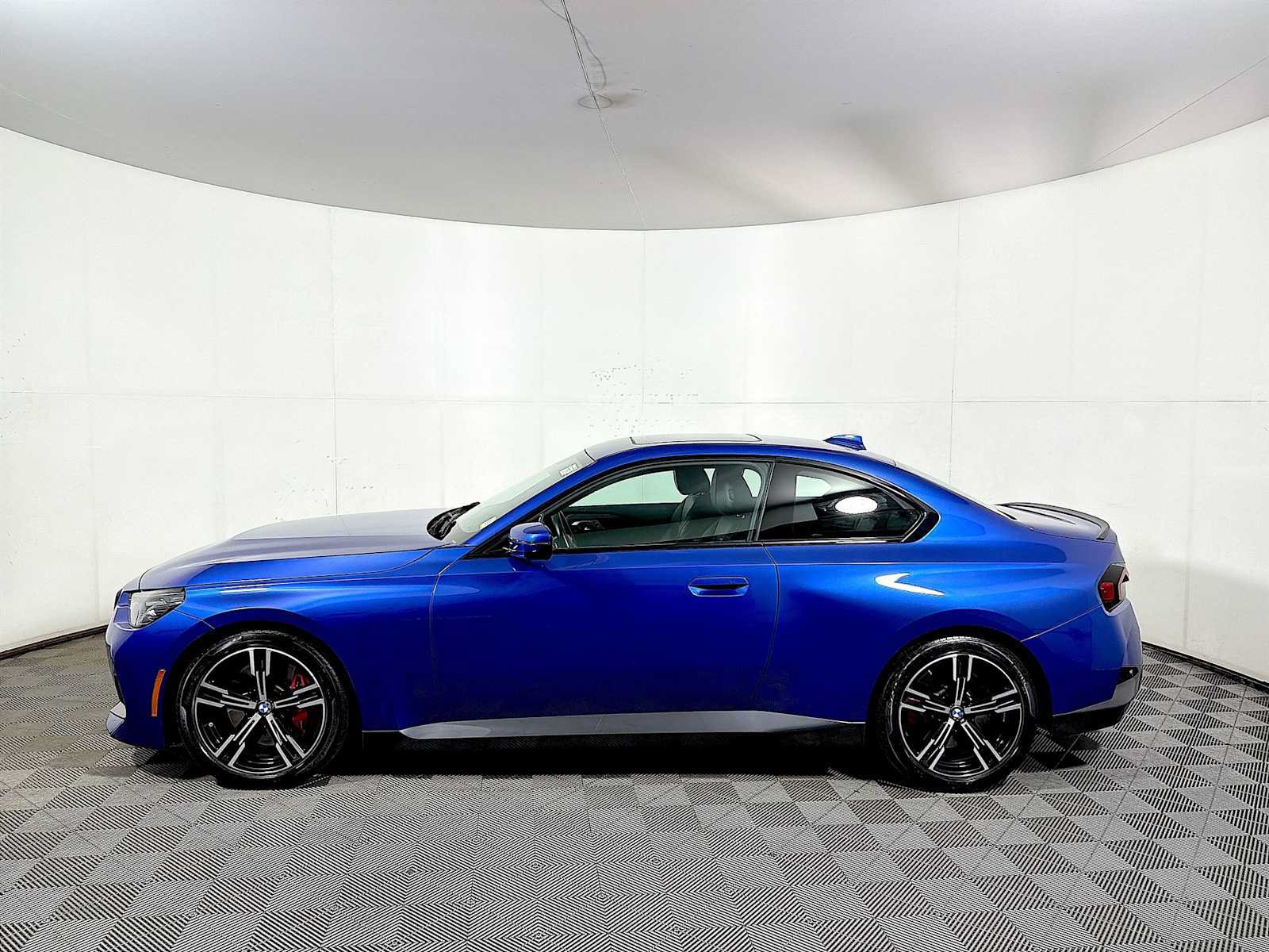 Used 2022 BMW 230i Coupe w/ Premium Package 2 RWD image 4