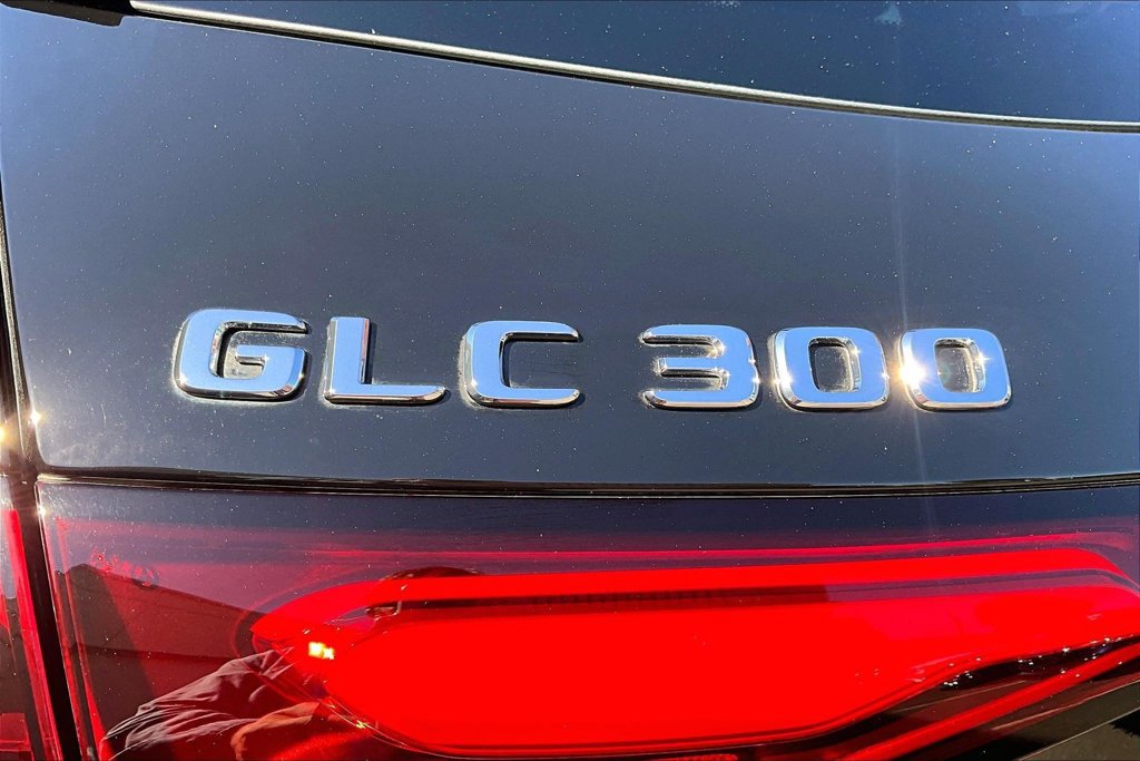 Used 2023 Mercedes-Benz GLC 300 4MATIC image 33