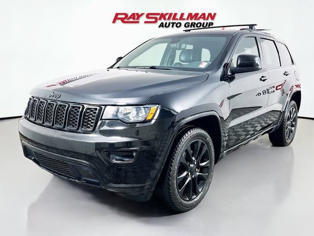 Used 2019 Jeep Grand Cherokee Altitude AWD/4WD image 3