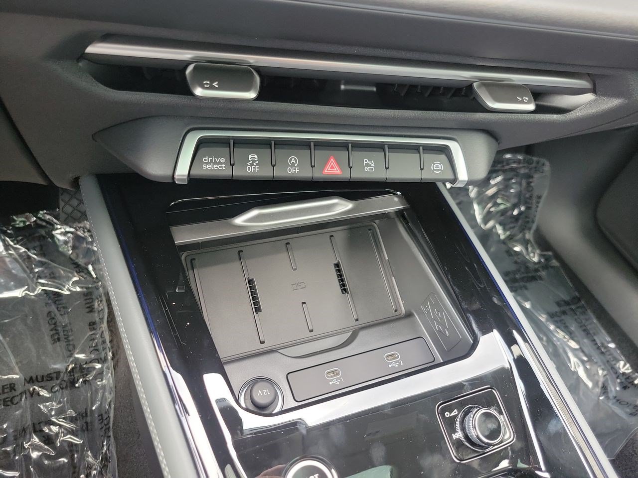 New 2026 Audi Q3 quattro 2.0T AWD/4WD image 9