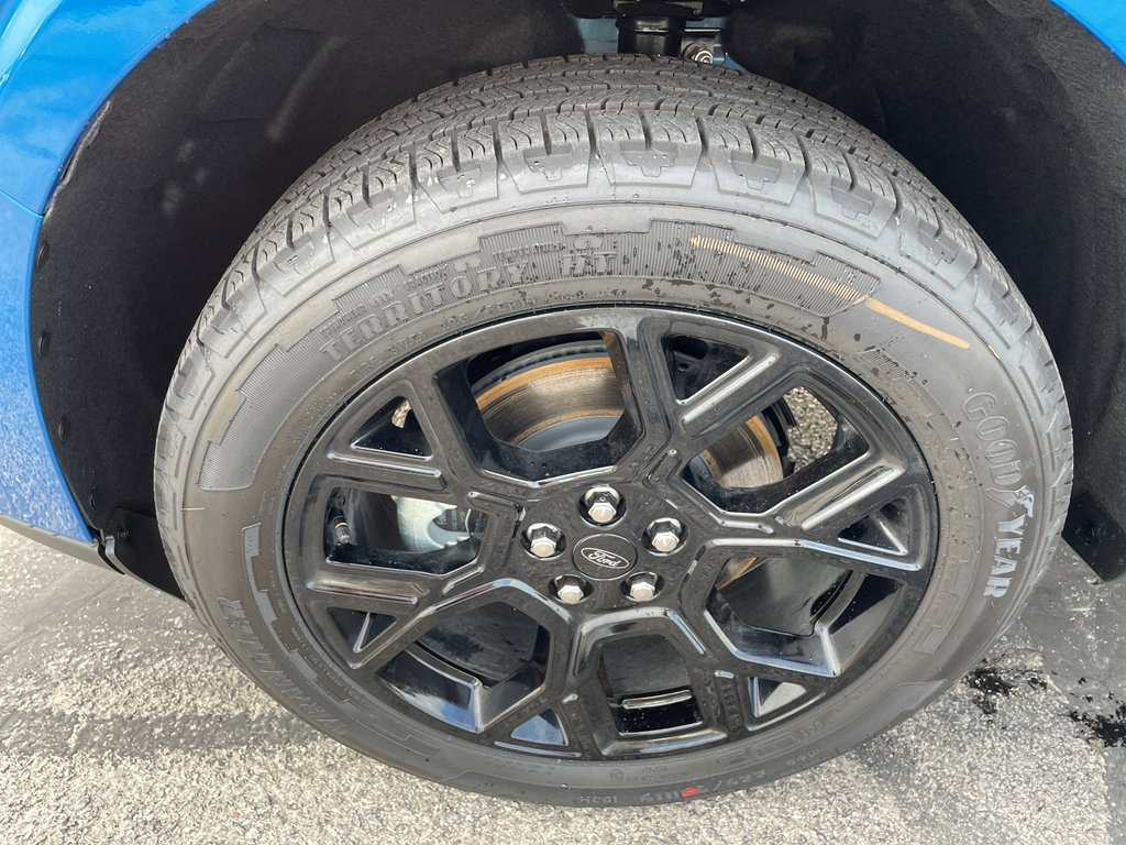 New 2025 Ford Maverick XLT w/ XLT Luxury Package image 9