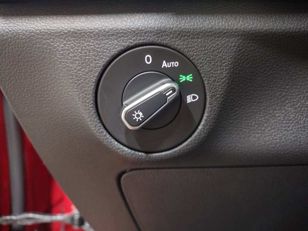 New 2025 Volkswagen Jetta SE image 20