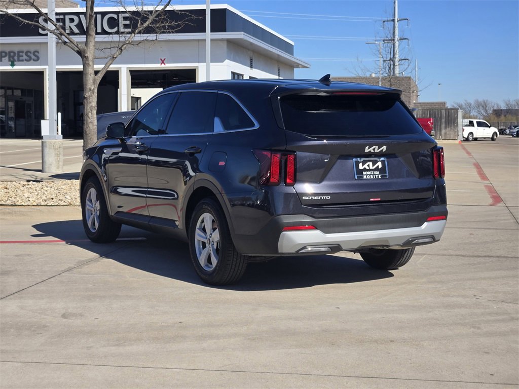 New 2025 Kia Sorento LX image 3
