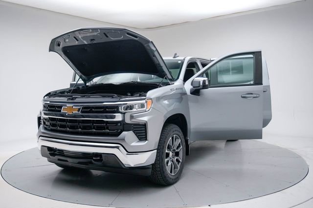 Used 2024 Chevrolet Silverado 1500 LT AWD/4WD image 17
