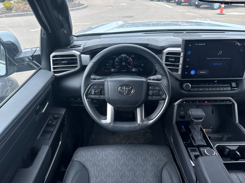 Used 2025 Toyota Tundra Limited AWD/4WD image 13