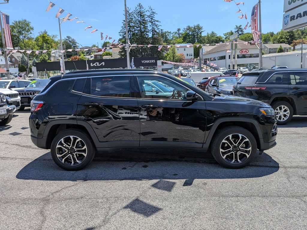 Used 2022 Jeep Compass Limited AWD/4WD image 5