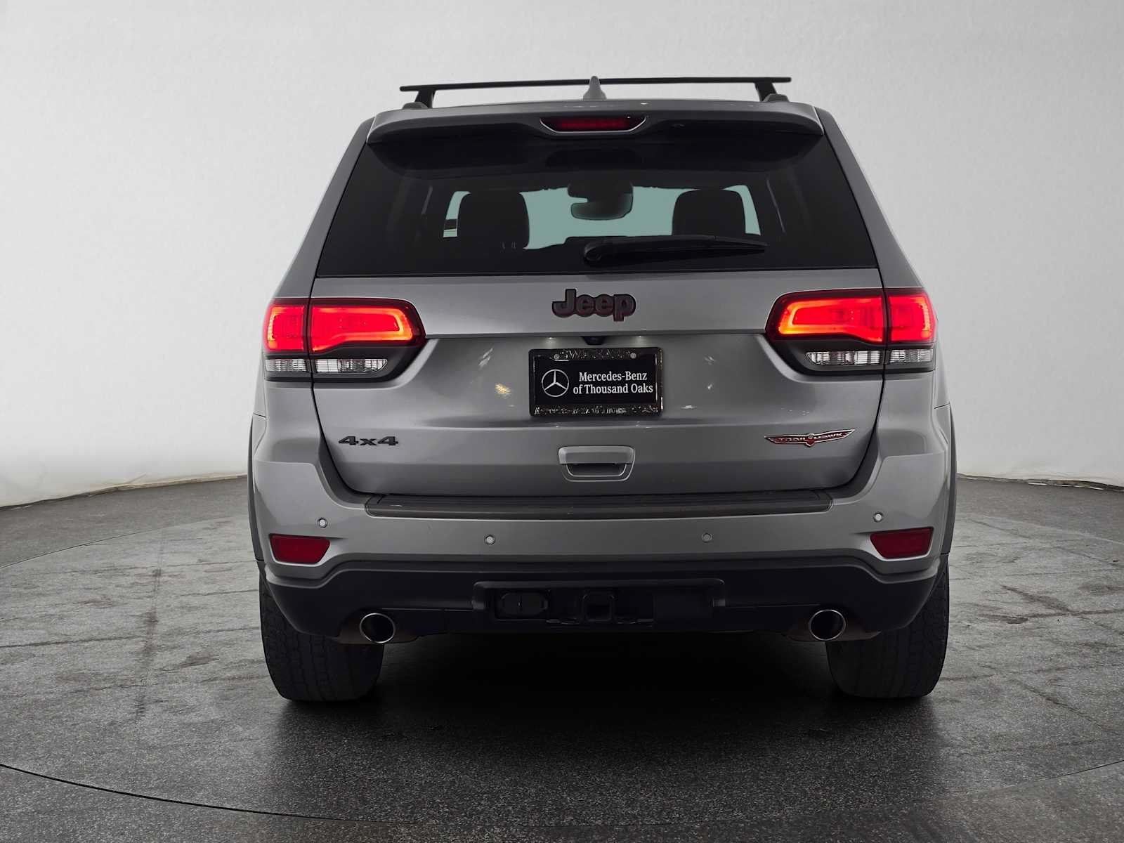 Used 2020 Jeep Grand Cherokee Trailhawk w/ Premium Lighting Group AWD/4WD image 4