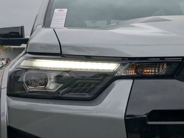 Certified 2024 Chevrolet Colorado ZR2 w/ ZR2 Convenience Package III AWD/4WD image 10