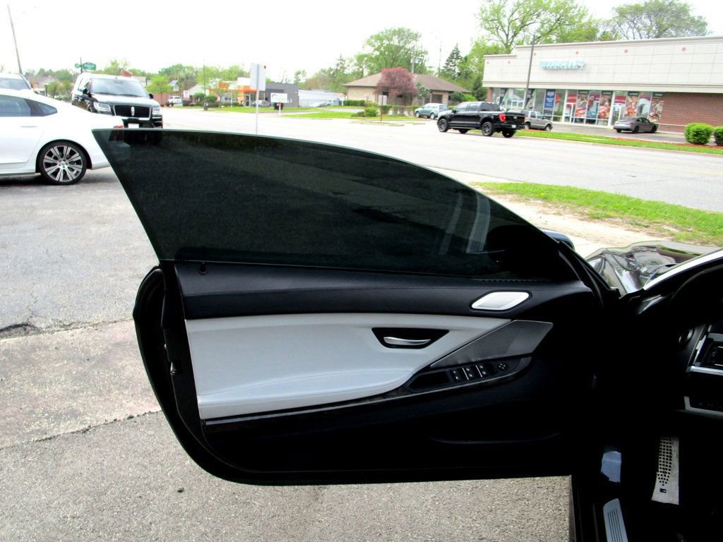Used 2012 BMW M6 Convertible RWD image 39
