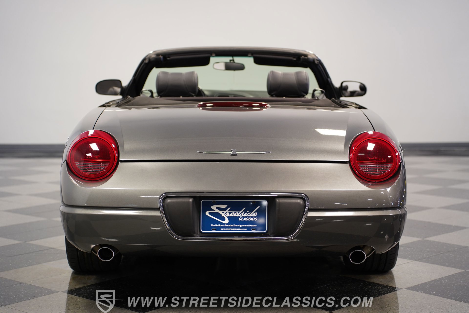 Used 2003 Ford Thunderbird image 26