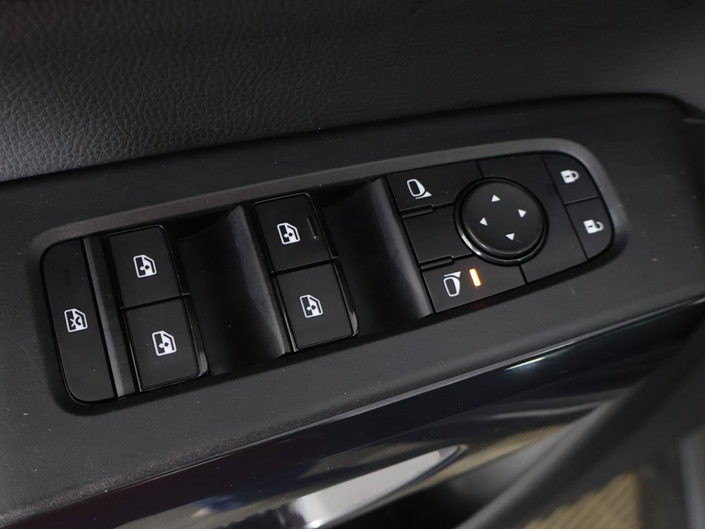 Used 2024 Nissan Pathfinder S image 34