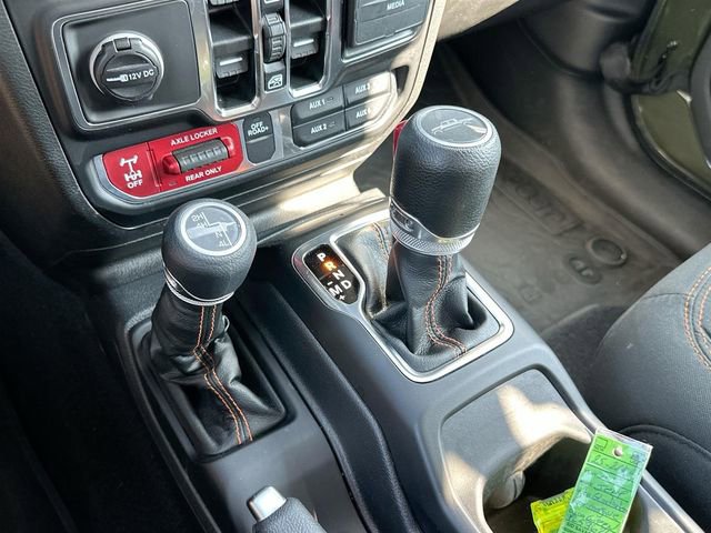 Used 2023 Jeep Gladiator Mojave w/ Cold Weather Group image 17