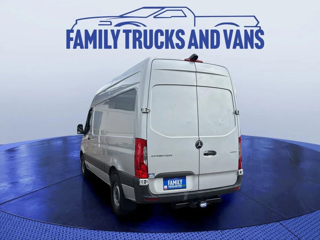 Used 2019 Mercedes-Benz Sprinter 144 Cargo image 2