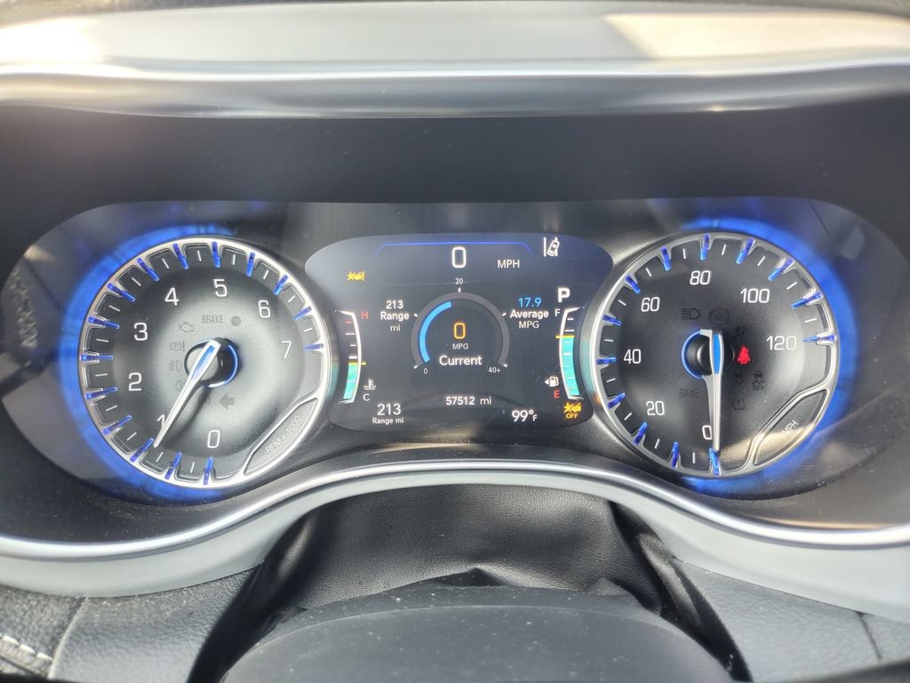 Used 2025 Chrysler Pacifica Limited FWD image 9