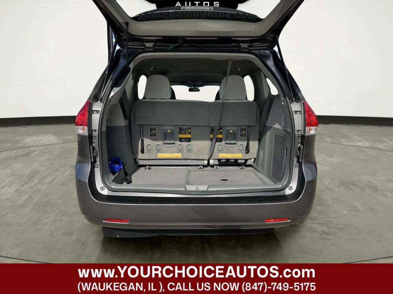 Used 2013 Toyota Sienna LE FWD image 16