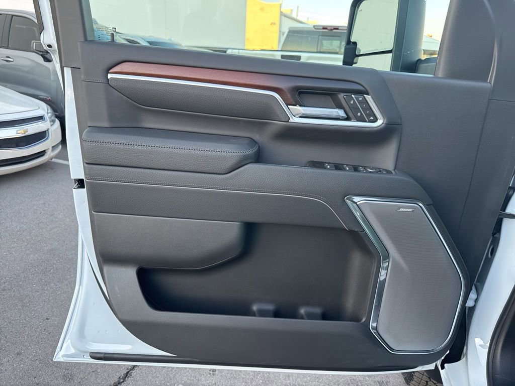 New 2026 GMC Sierra 2500 Denali w/ Denali Reserve Package image 11