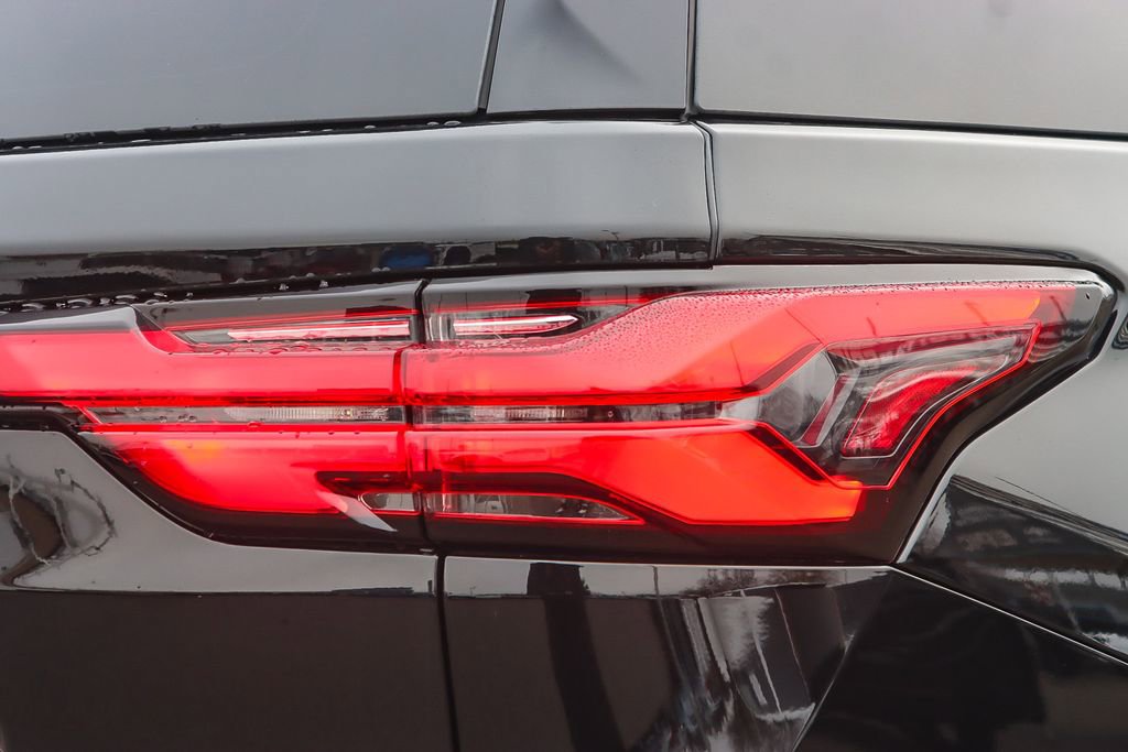 Used 2022 Chevrolet Traverse LT image 8