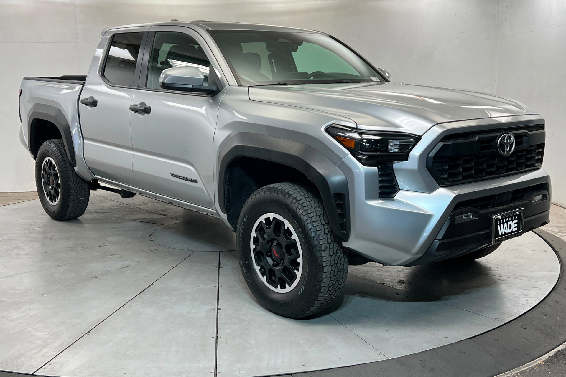 Used 2024 Toyota Tacoma TRD Off-Road AWD/4WD image 8