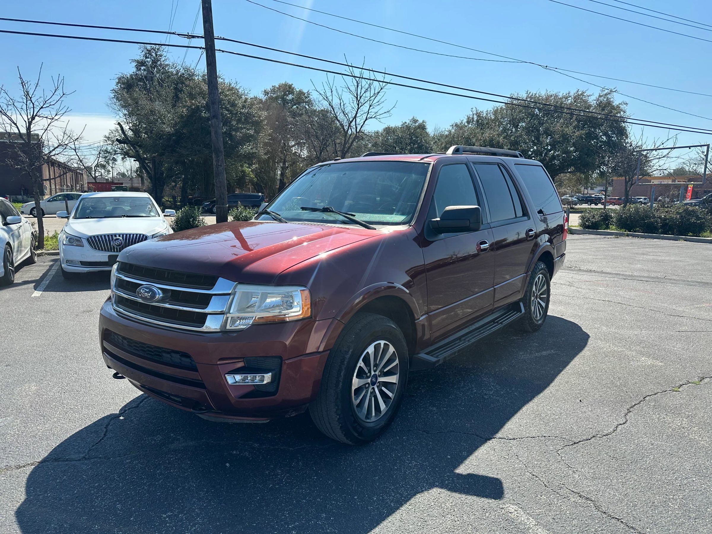 Used 2017 Ford Expedition XLT AWD/4WD image 1
