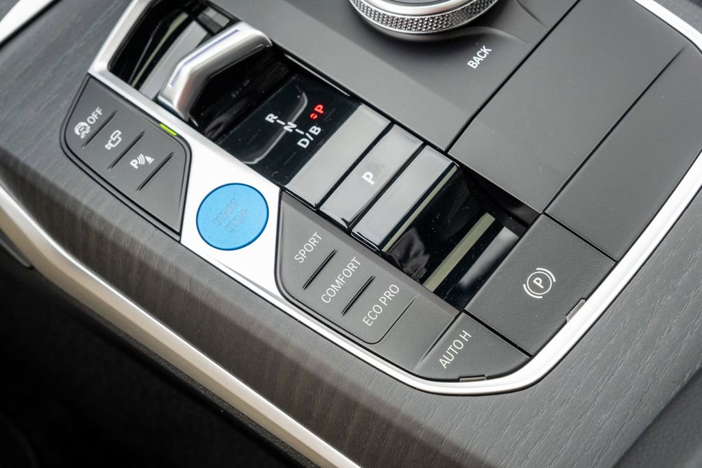 Used 2025 BMW i4 eDrive40 w/ Premium Package image 22