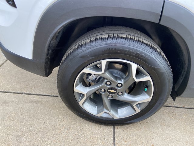Used 2025 Chevrolet Trax LT w/ LT Convenience Package FWD image 31