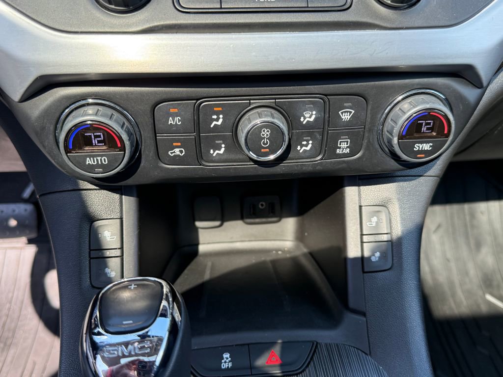 Certified 2019 GMC Acadia SLT w/ Black Edition AWD/4WD image 23