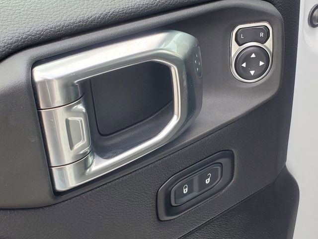 Used 2025 Jeep Wrangler Unlimited Sahara image 13