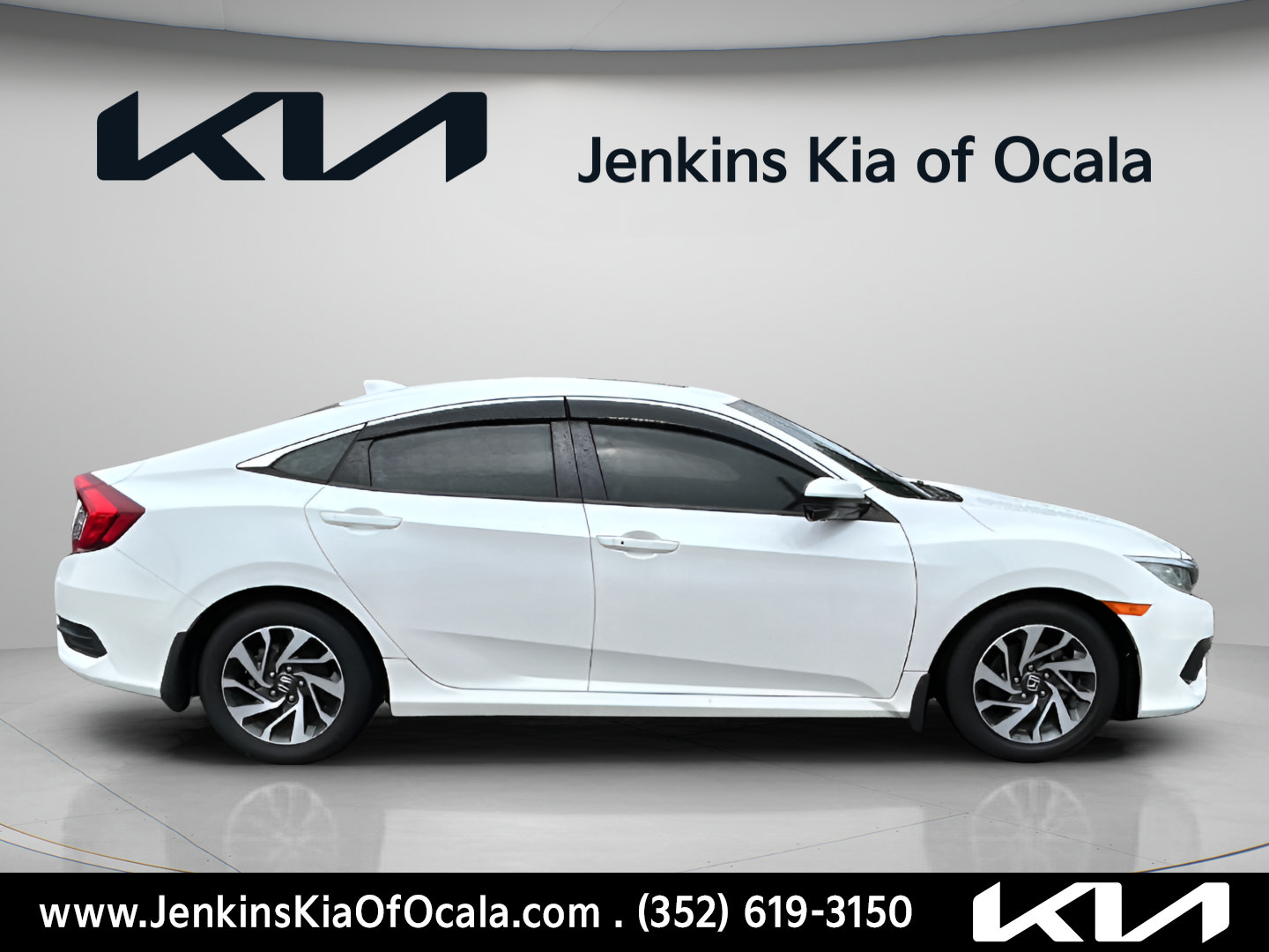 Used 2018 Honda Civic EX image 3