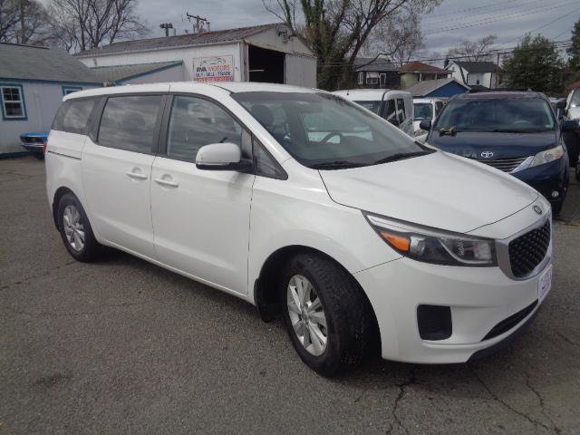 Used 2016 Kia Sedona L image 9