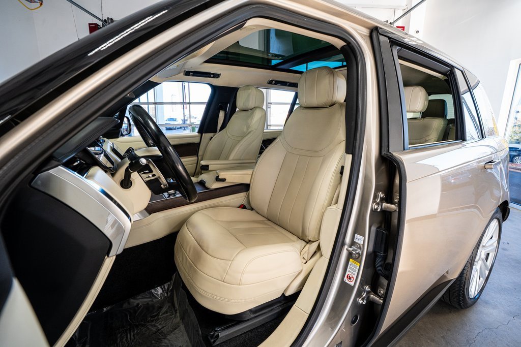 Used 2023 Land Rover Range Rover Long Wheelbase SE image 36