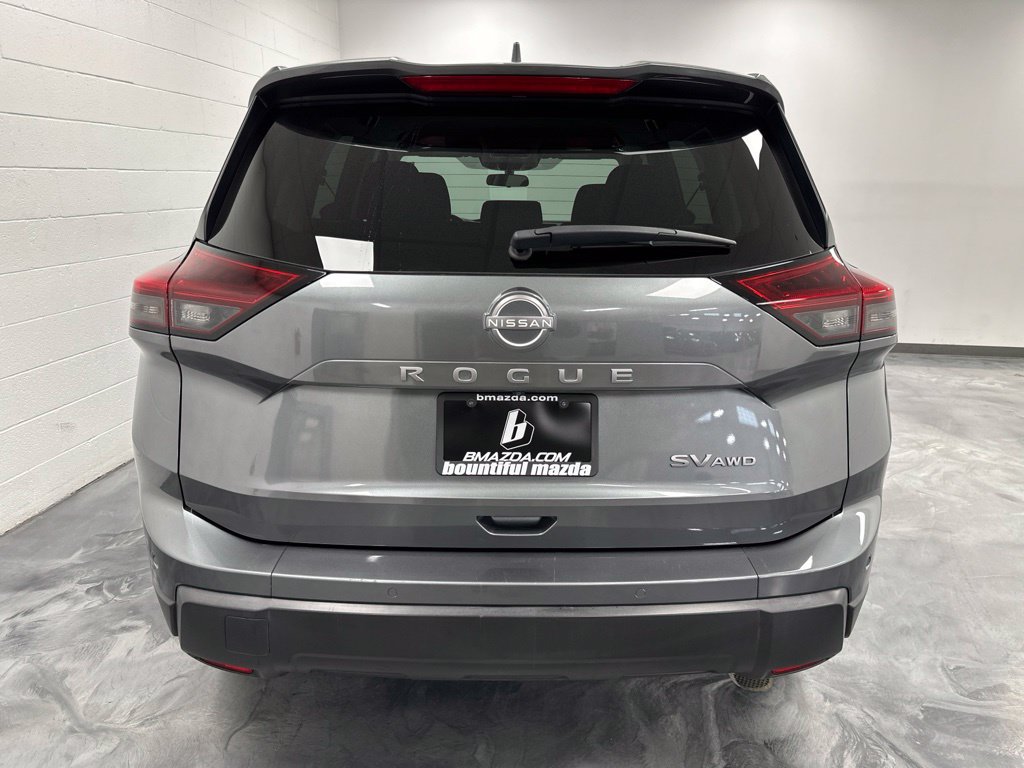 Used 2024 Nissan Rogue SV AWD/4WD image 8