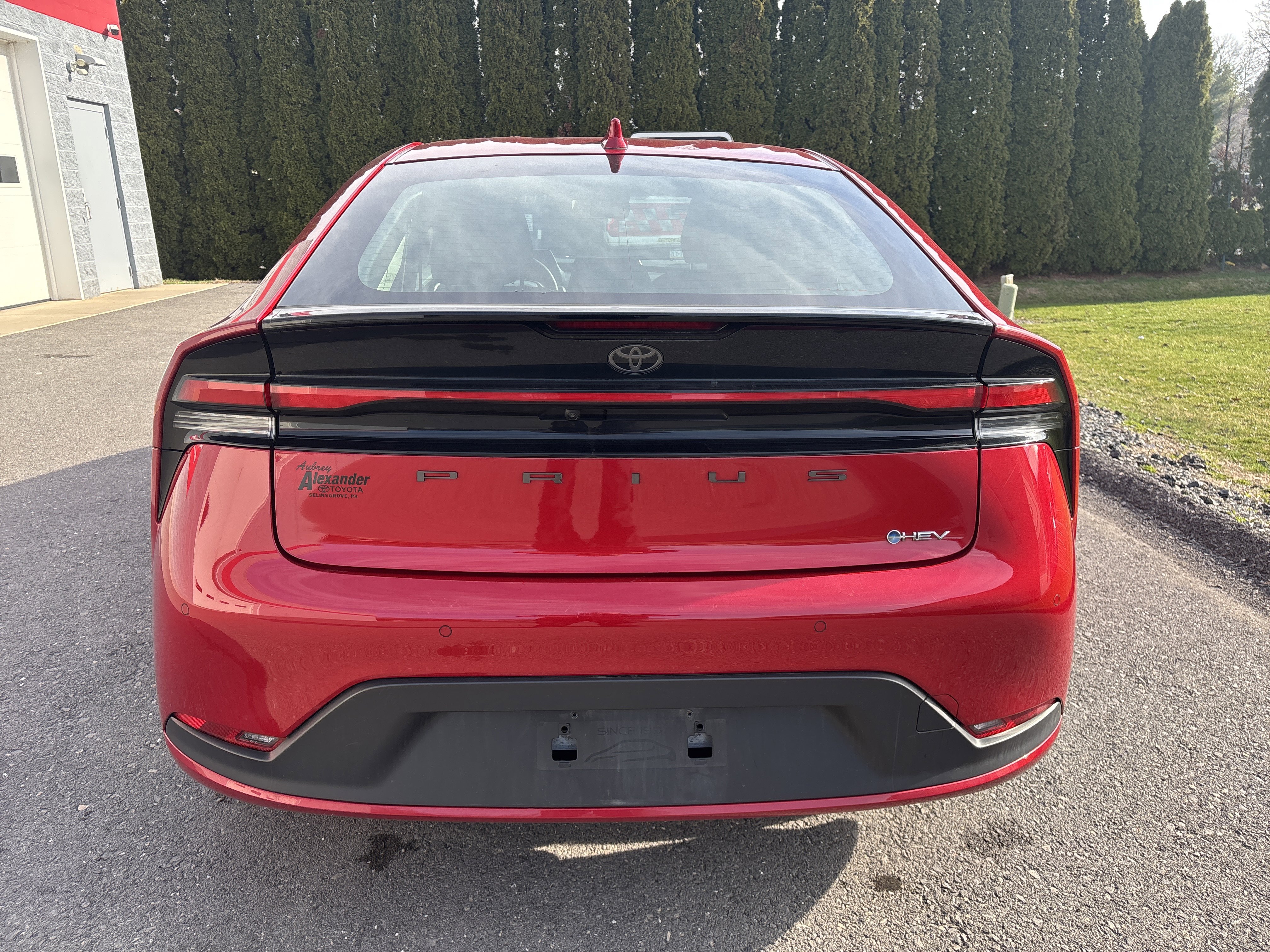 Used 2025 Toyota Prius LE image 4