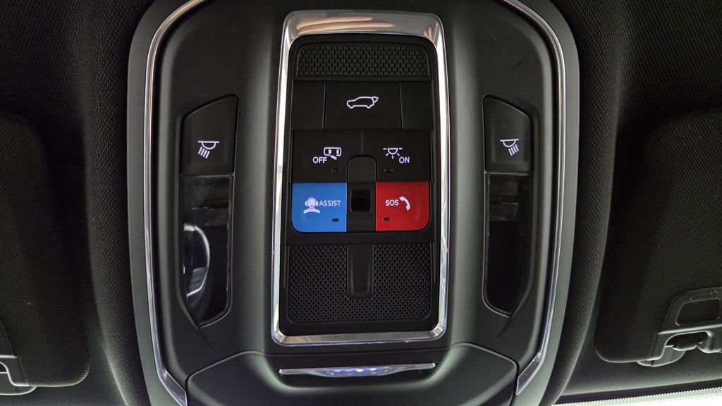 Used 2023 Jeep Grand Cherokee L Laredo image 28