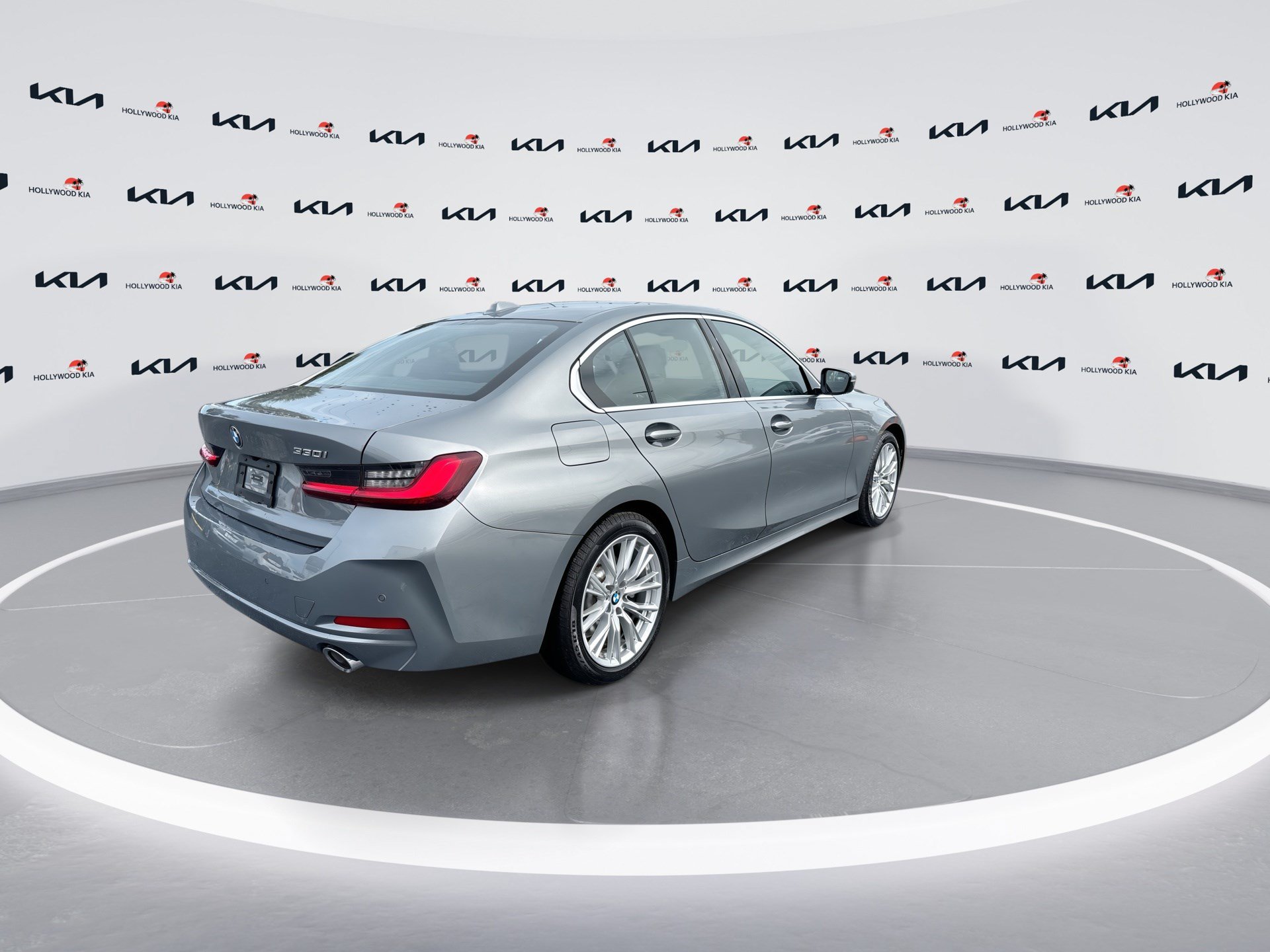 Used 2024 BMW 330i Sedan w/ Premium Package RWD image 8