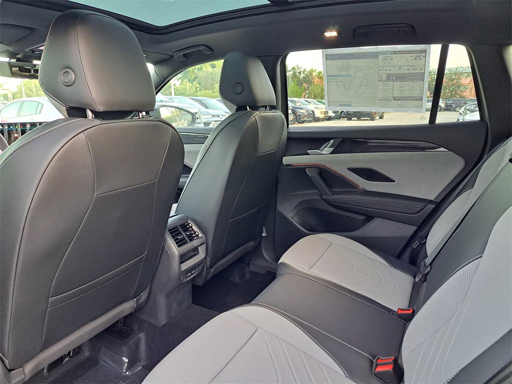 New 2026 Volkswagen Tiguan SE R-Line image 5