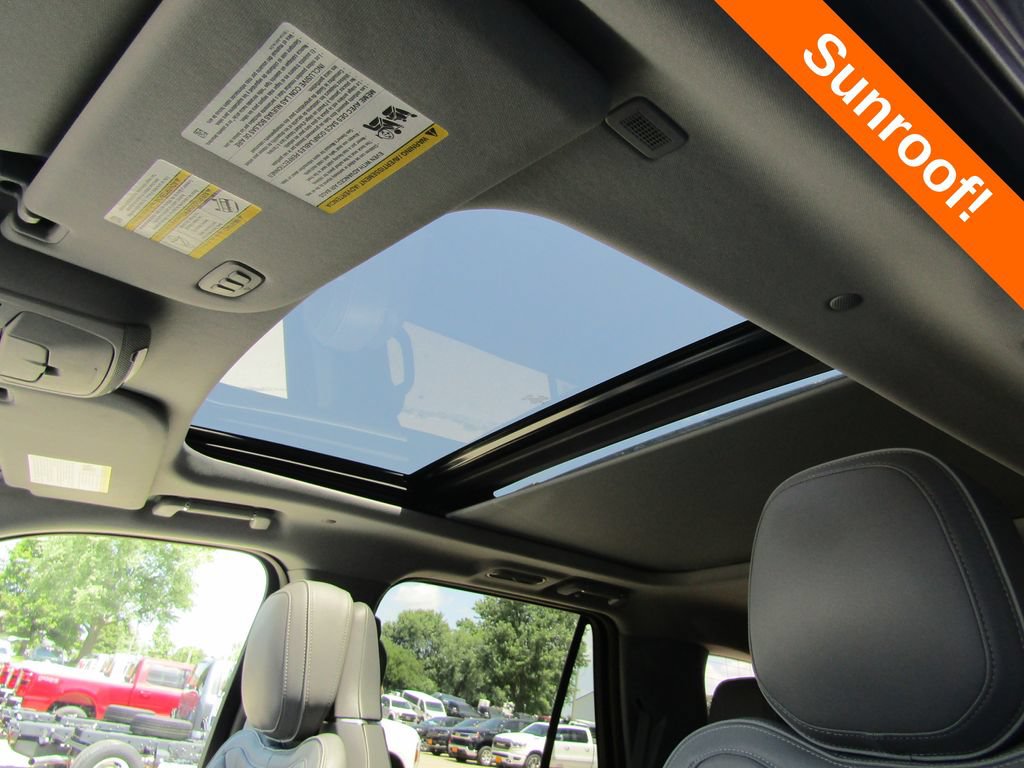 Used 2019 Lincoln Navigator Reserve w/ Cargo Package AWD/4WD image 8