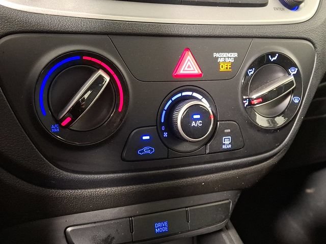 Used 2022 Hyundai Accent SEL FWD image 17