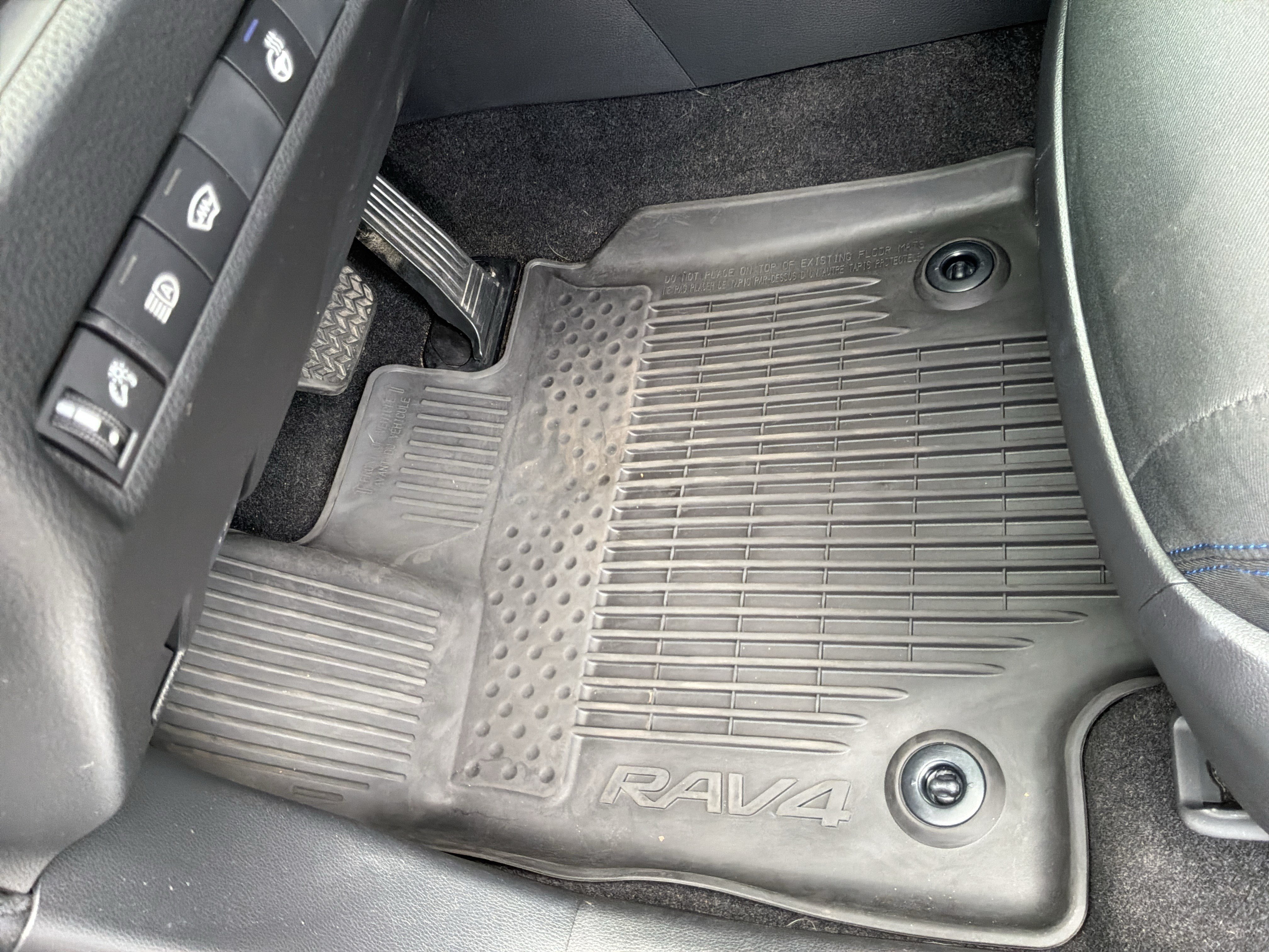 Used 2024 Toyota RAV4 SE w/ Weather Package AWD/4WD image 17