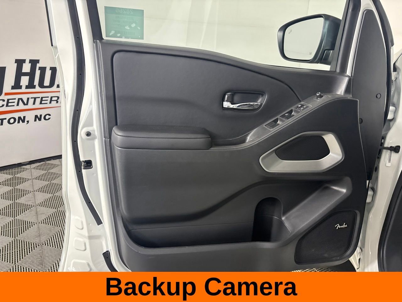 Used 2025 Nissan Frontier SV w/ SV Convenience Package AWD/4WD image 8