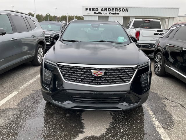 Used 2025 Cadillac XT4 Premium Luxury w/ Technology Package image 2