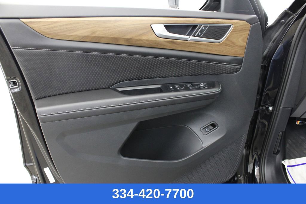 Certified 2025 Volkswagen Atlas SE image 15