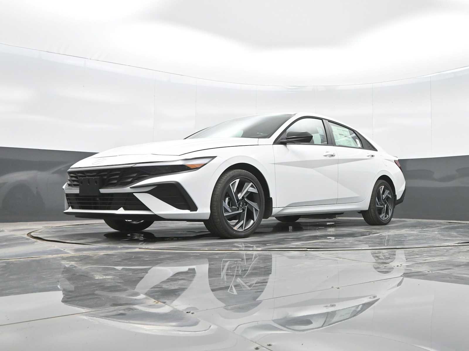 New 2025 Hyundai Elantra SEL image 32