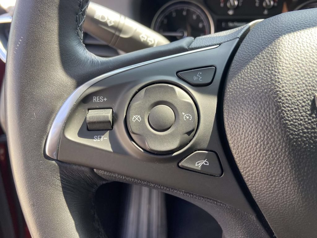Used 2019 Buick Enclave Essence FWD image 33