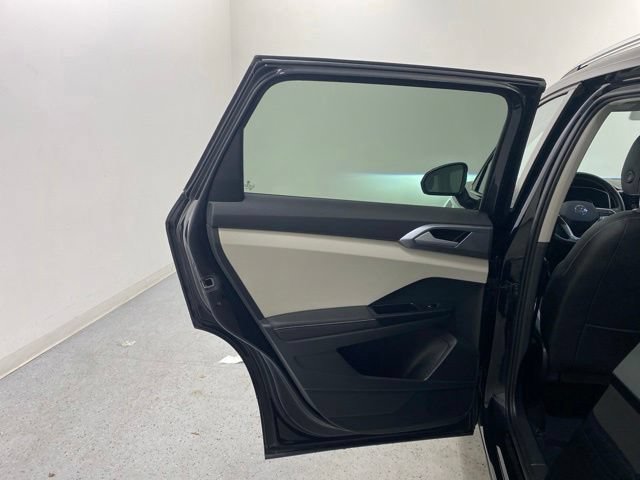 Used 2025 Volkswagen Taos SEL w/ Black Wheel Plus Package AWD/4WD image 32