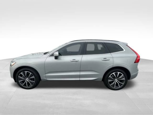 Used 2022 Volvo XC60 B5 Momentum w/ Climate Package image 3