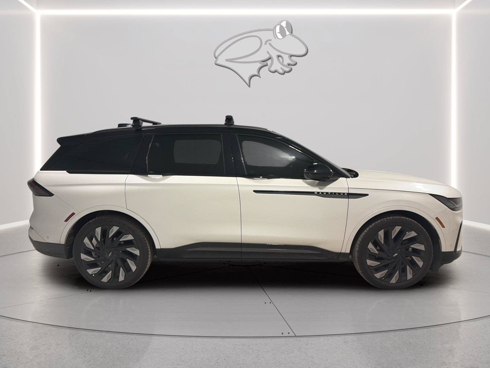 Used 2024 Lincoln Nautilus Reserve w/ Jet Appearance Package (87T) AWD/4WD image 6