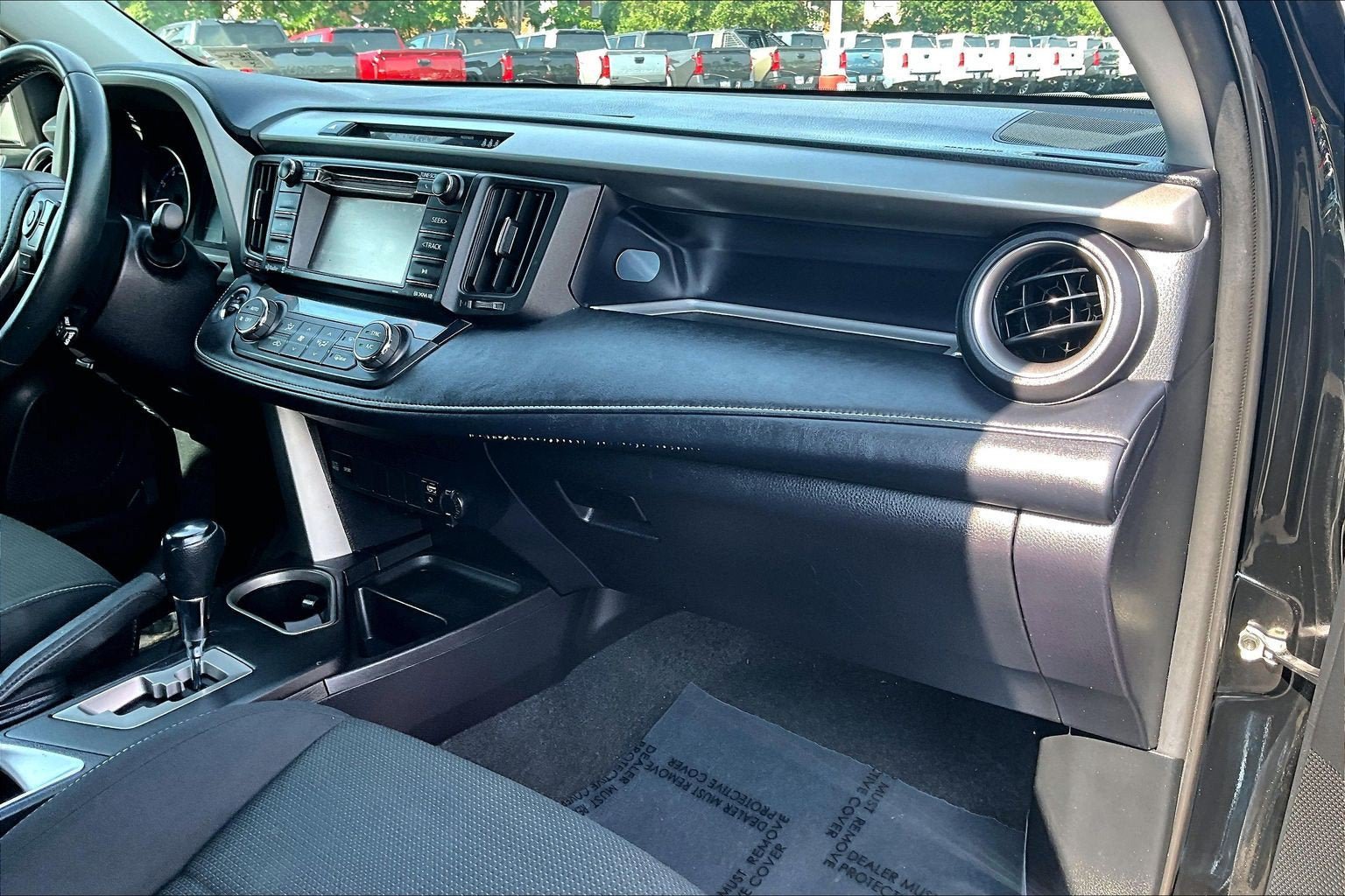 Used 2017 Toyota RAV4 XLE AWD/4WD image 15